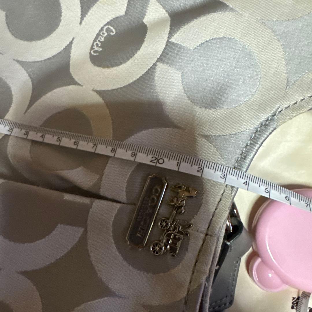 コーチ　オプアートシルバー　ハンドバッグ