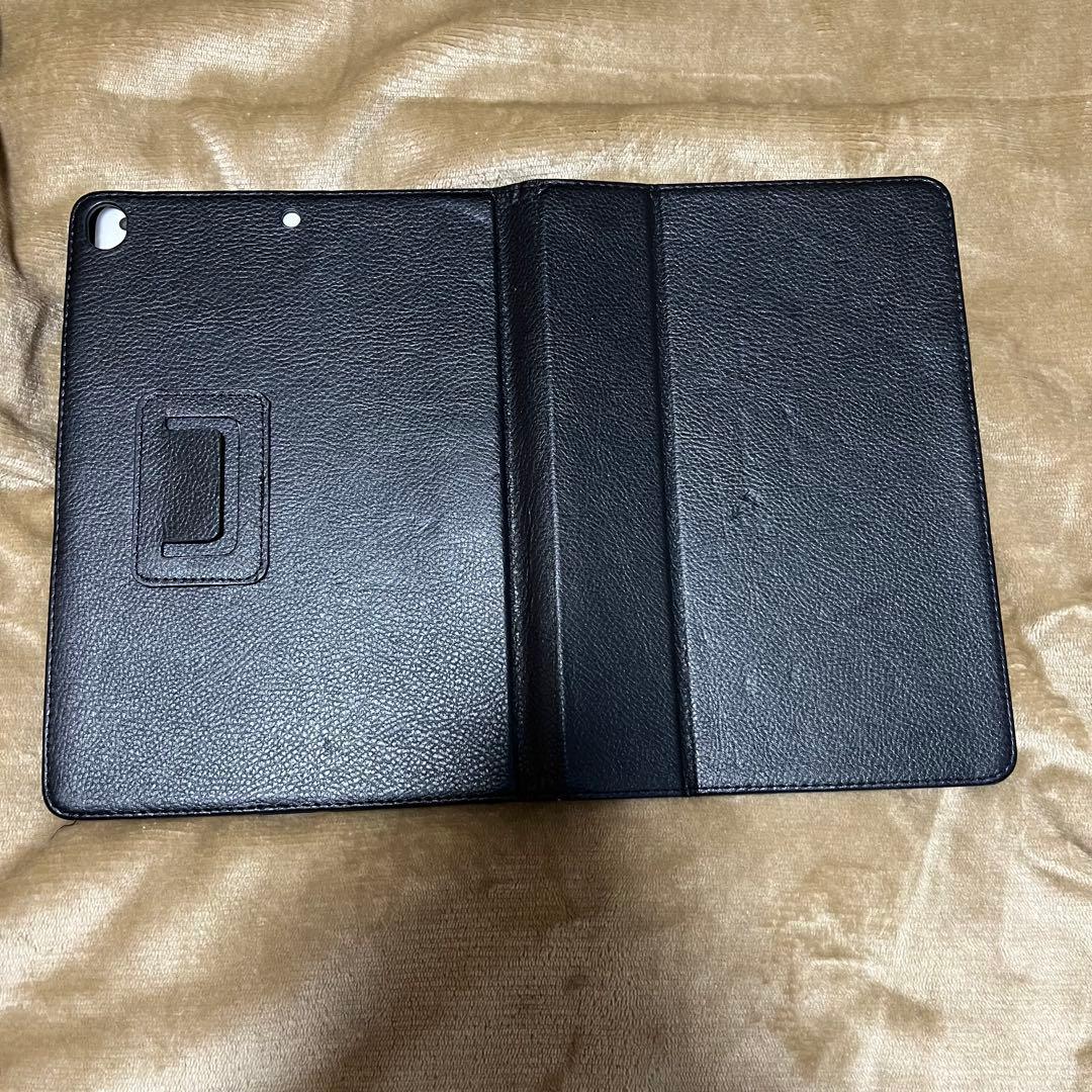 【美品】Apple iPad 第7世代Wi-Fiモデル シルバー32GBカバー付