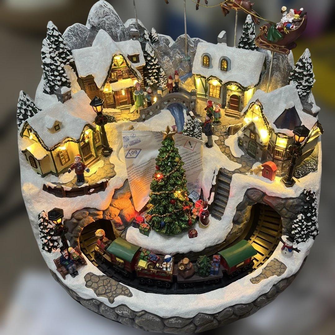 y Holiday Village クリスマスデコレーション