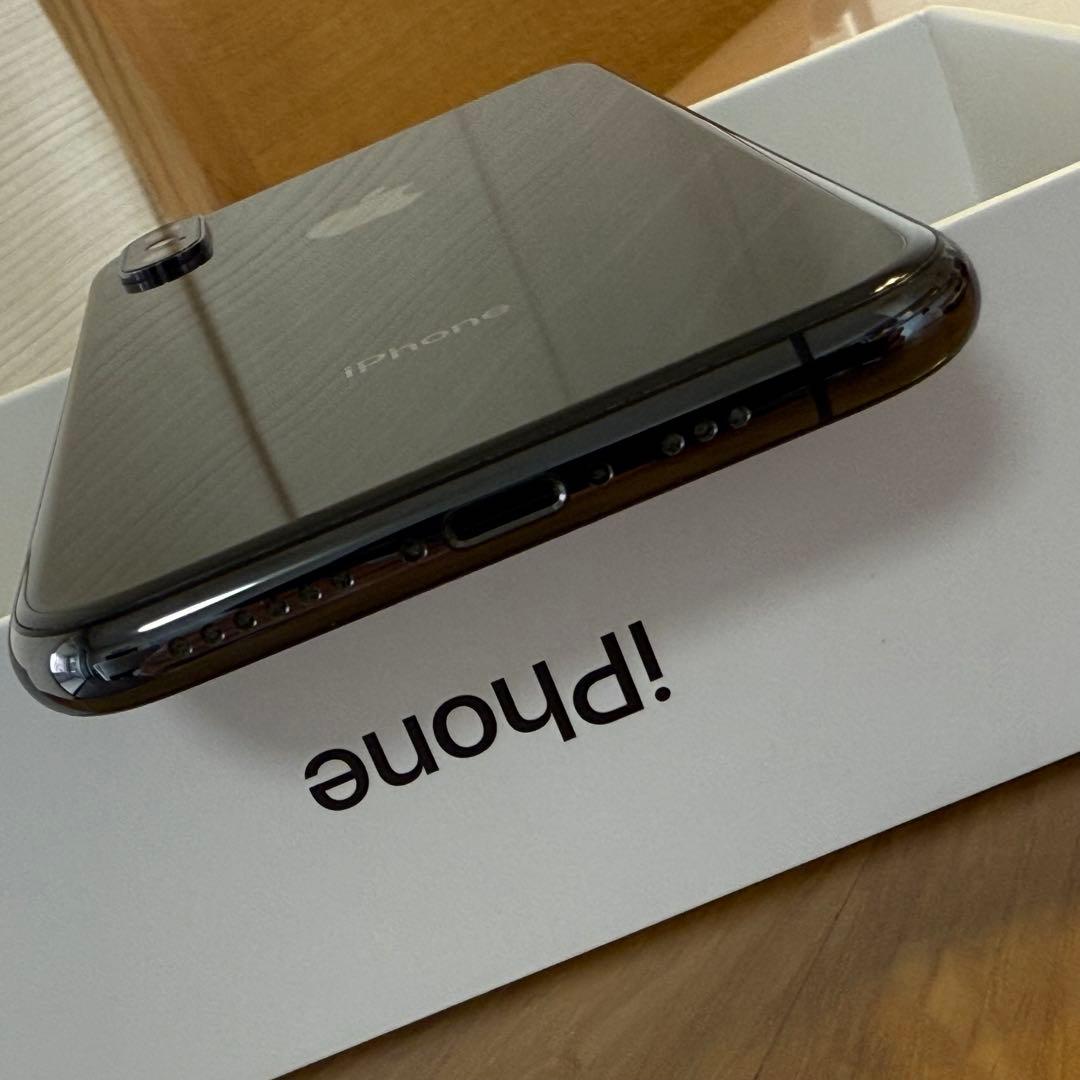 海外版 iPhone Xs 64GB 黒