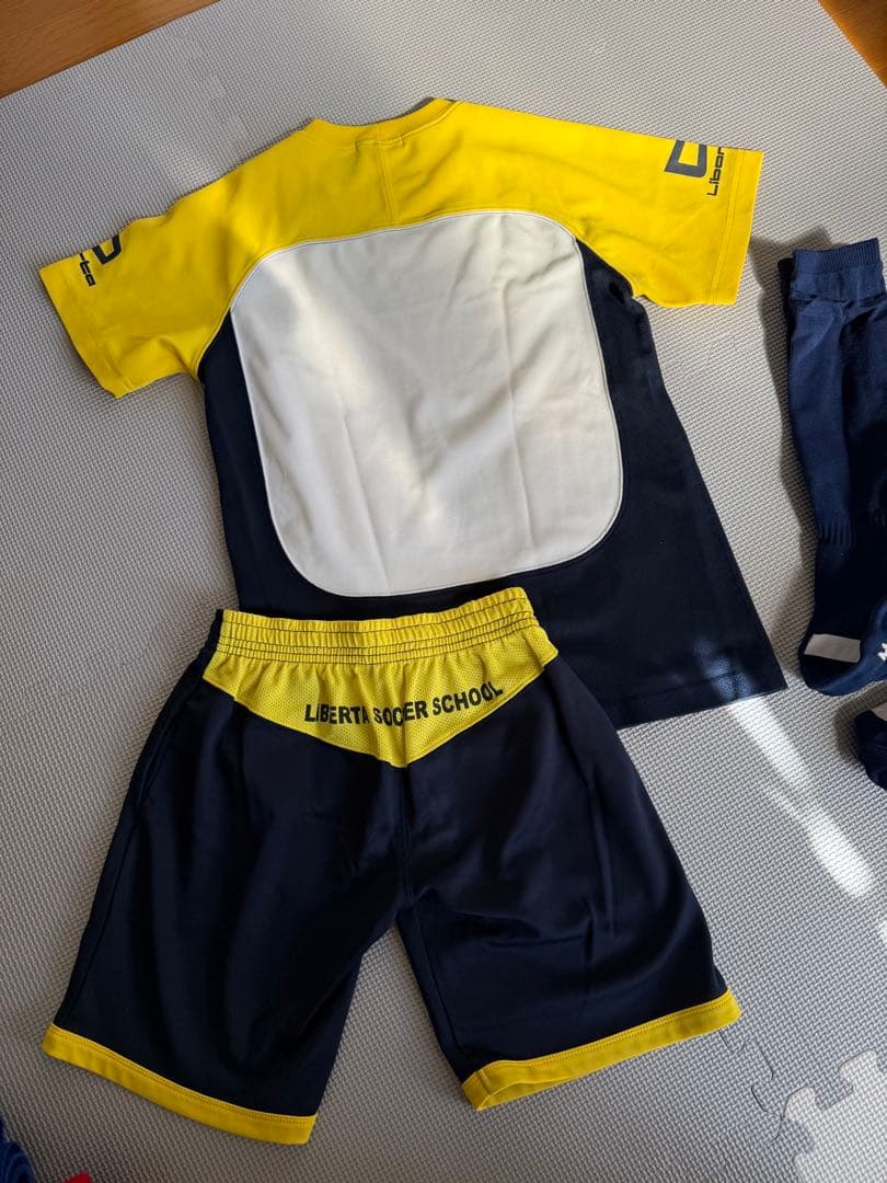リベルタ サッカーユニフォーム 145 上下セット　ジャージ140上下セット