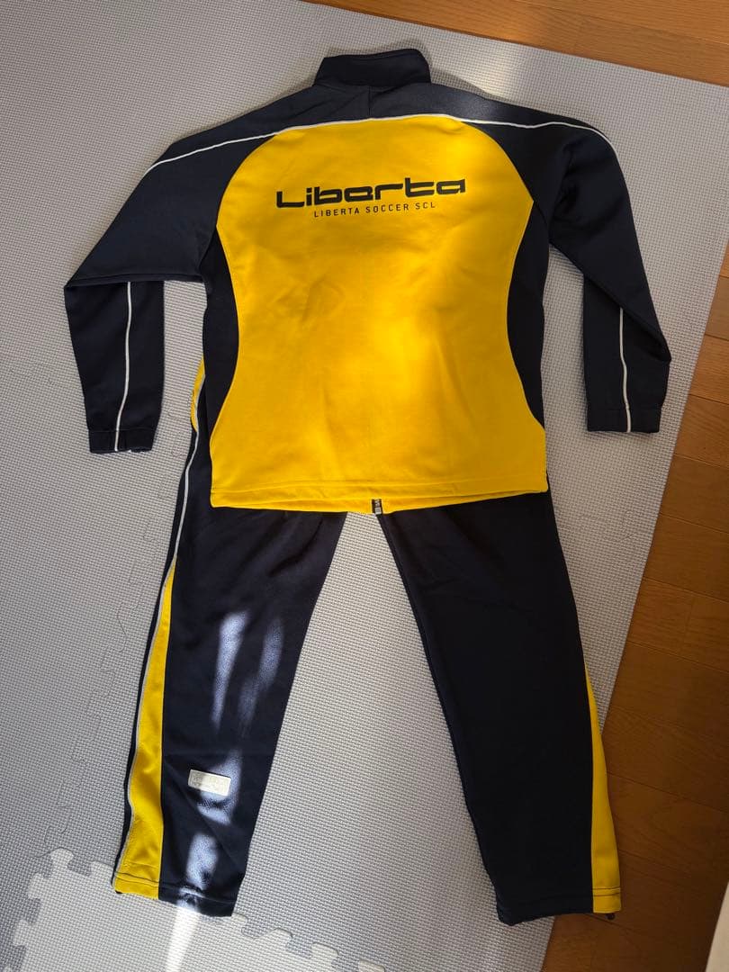 リベルタ サッカーユニフォーム 145 上下セット　ジャージ140上下セット