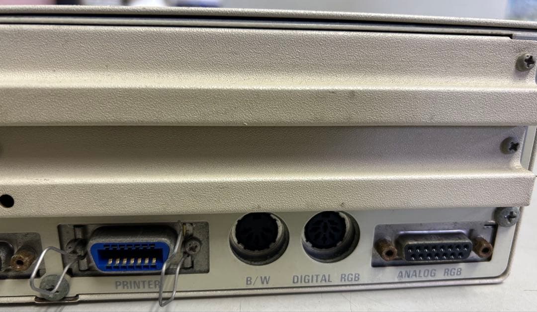 NEC PC-9801UV11 本体 通電確認済 ジャンク