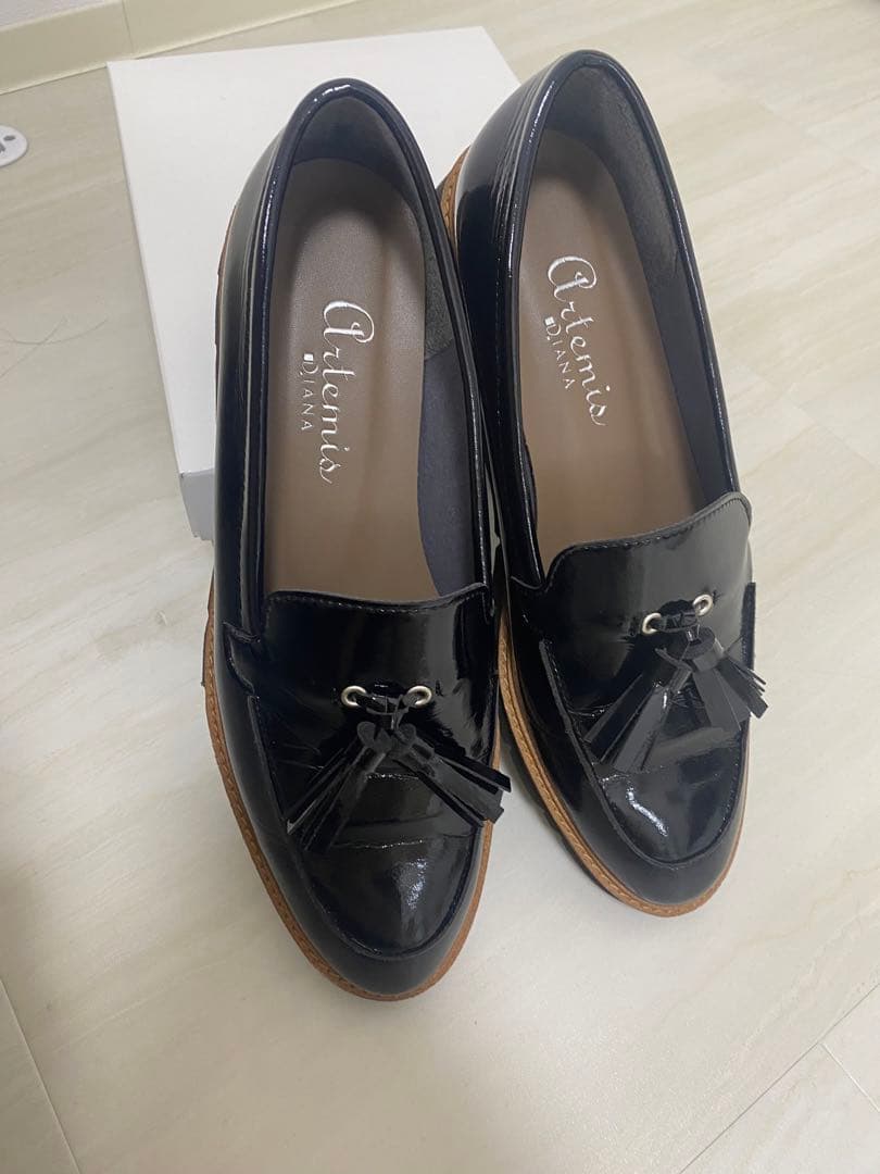 ✴︎美品ダイアナ　軽量厚底タッセルローファー