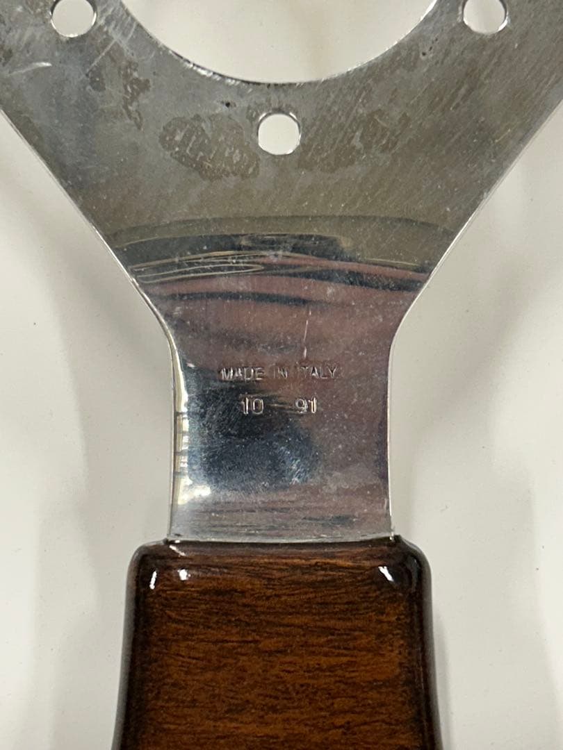 美品　momo ウッドステアリング　希少品　90年代 割れなし