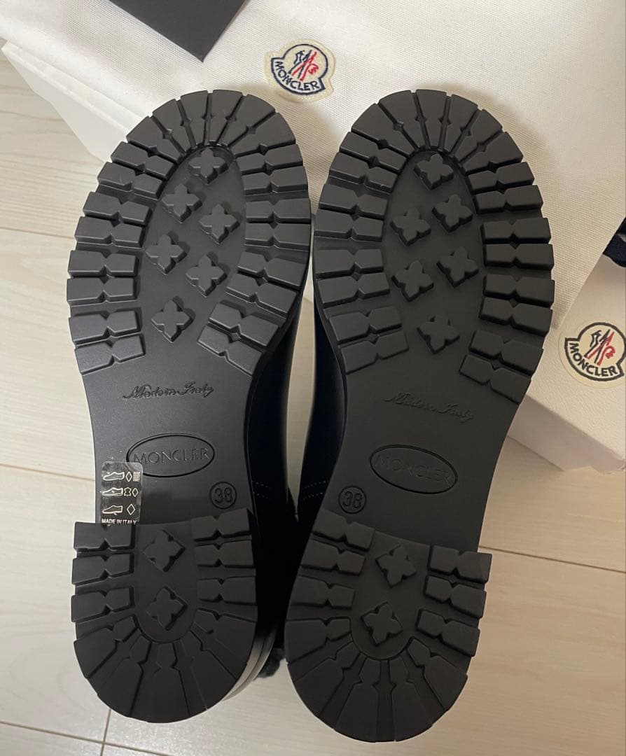 【新品・未使用】MONCLER ブラック　ショートブーツ　GINETTE 25㎝