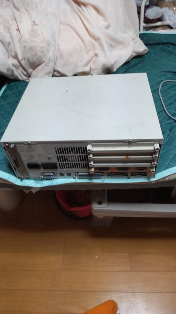 ネ*ネ様 PC-9821Ap/U2本体とそのキーボード