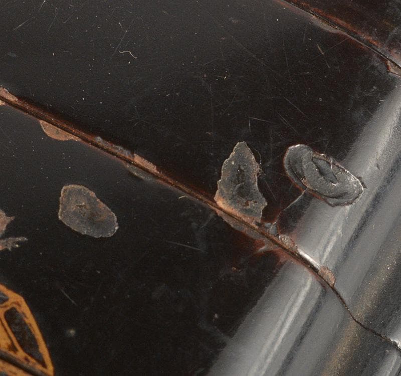 時代提げ物　金蒔絵桜閣山水文　印籠　薬入　獣骨根付　緒締め玉　D　R5255