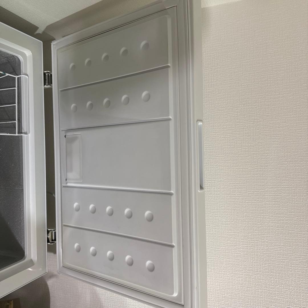 ホワイト チェストフリーザー　冷凍庫142L