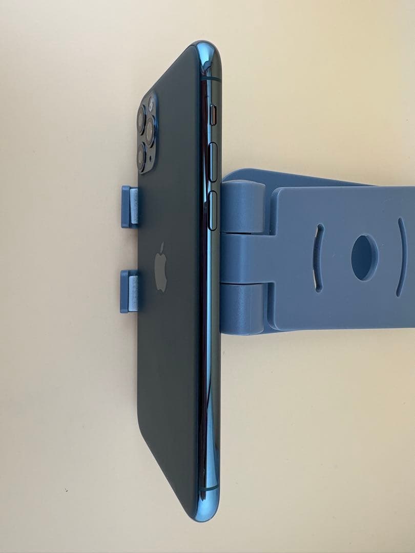 iPhone 11 Pro 64GB ミッドナイトグリーン バッテリー100%