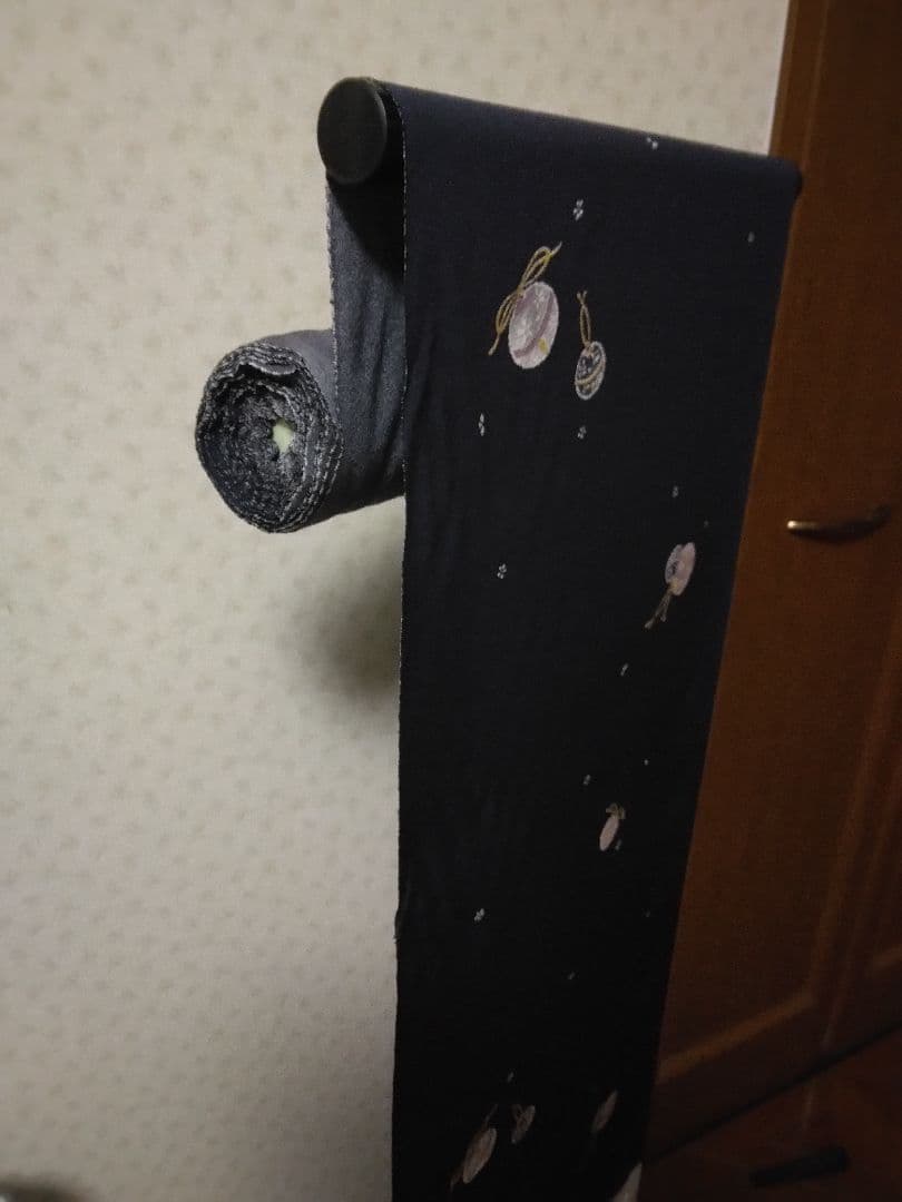 小紋 紺色 鈴柄模様日本製絹100%1反分（長羽織にもいい～)