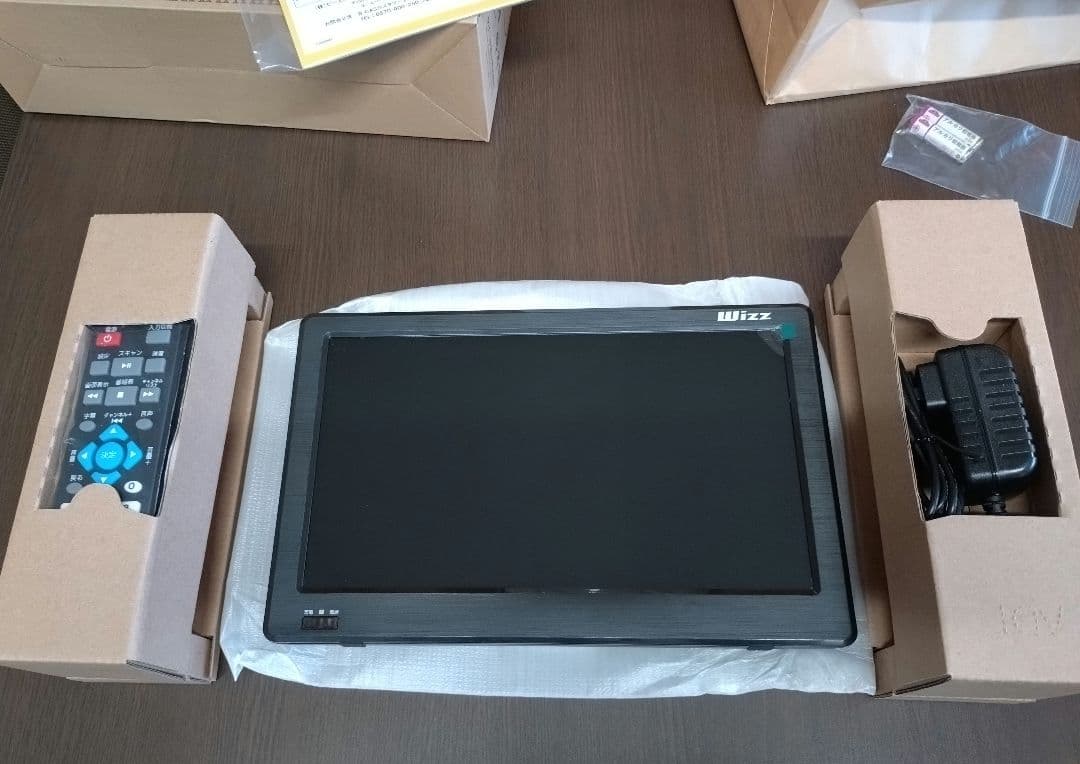 Wizz 11.6インチポータブルテレビ WPT-H1100