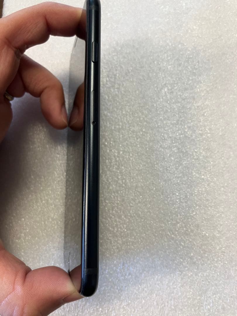 iPhone se3 64G ミッドナイト