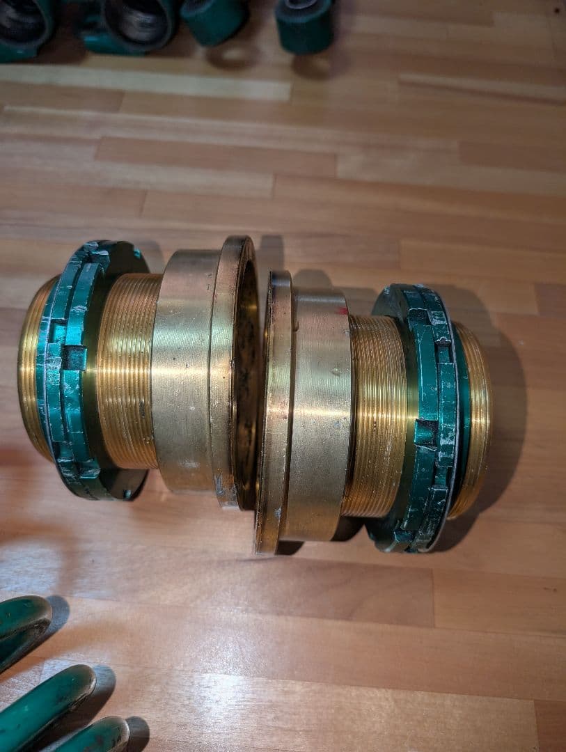 70ヴォクシー車高調　テイン