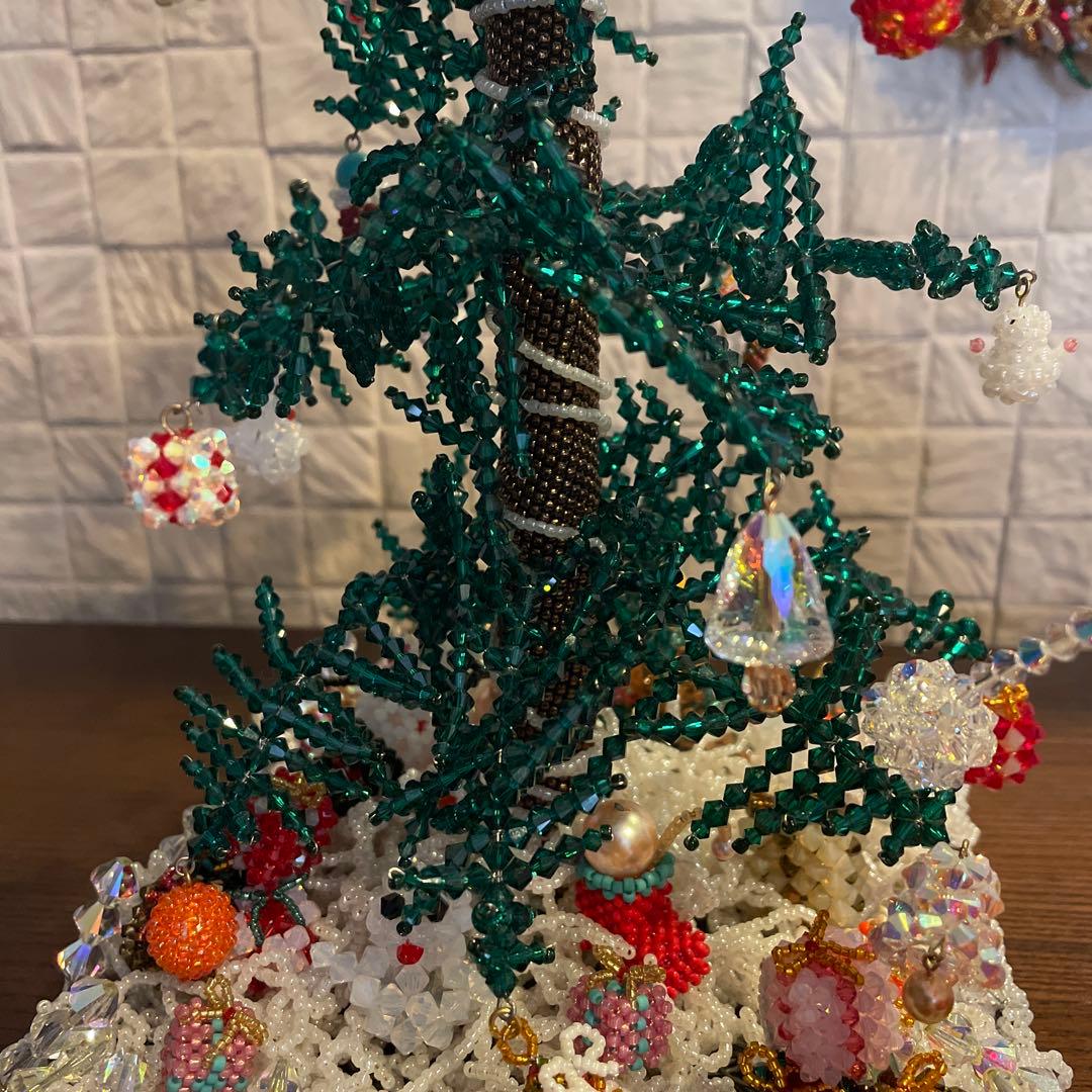 ＊ビーズとスワロフスキーのクリスマスツリー2個&サンタ３個&クマのリース＊