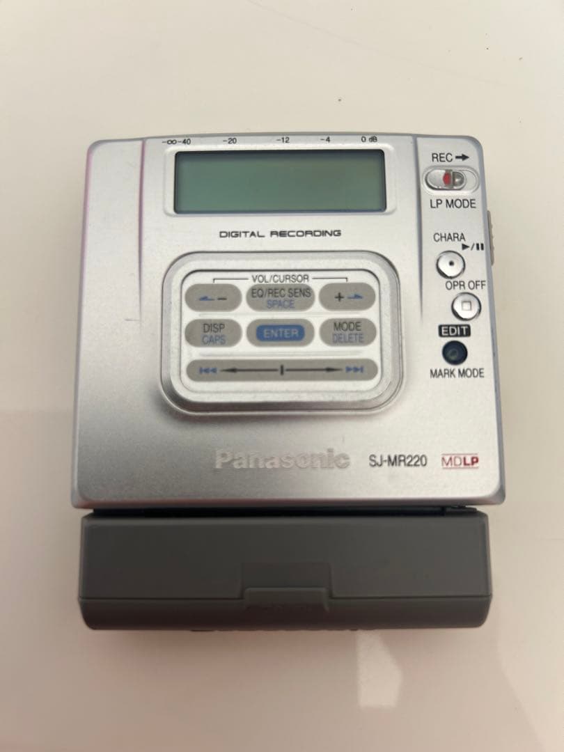 タ*タ様 かセットプレイヤーとCDプレイヤーとMDプレイヤーのセット