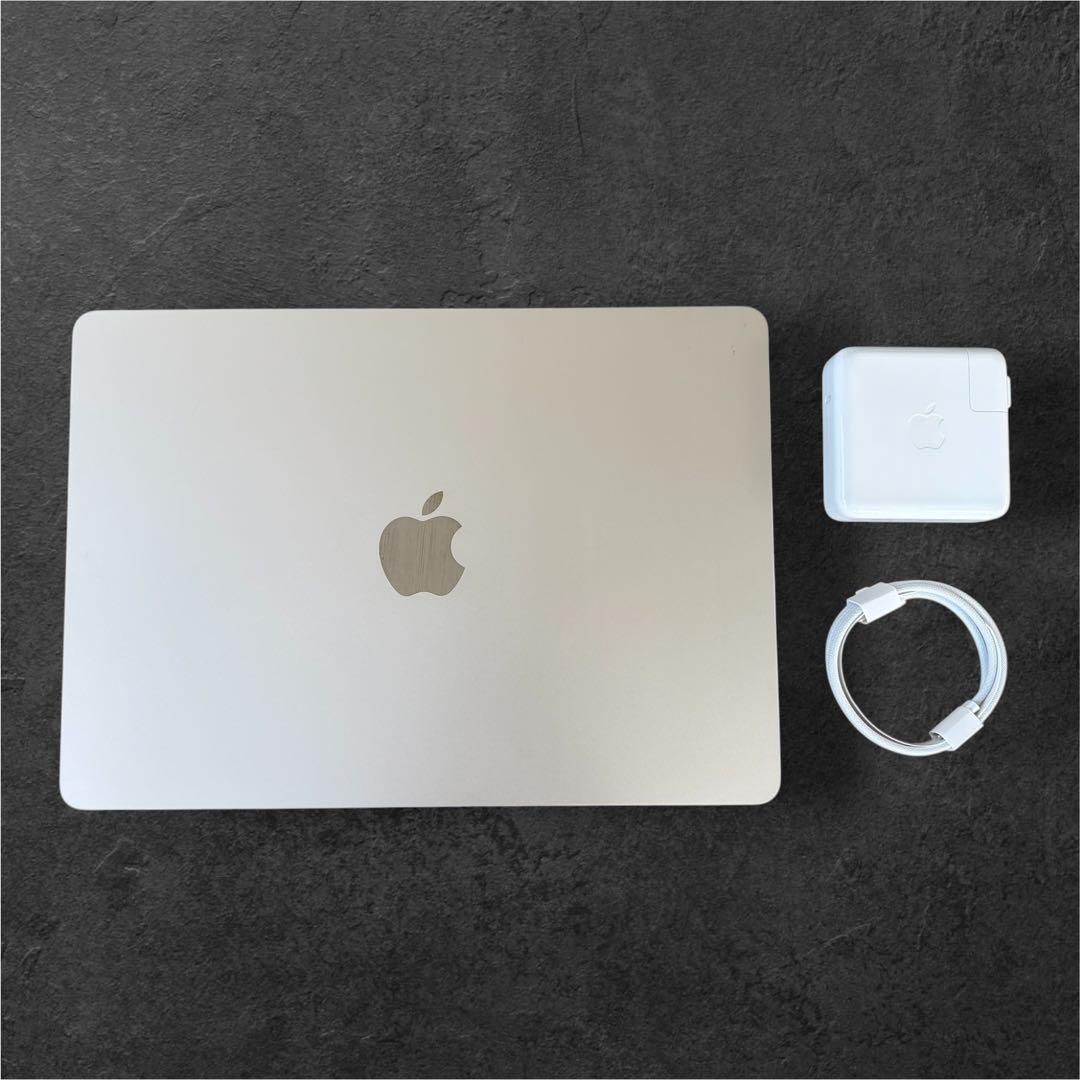 純正 Apple MacBookAir M2 13インチ スターライト