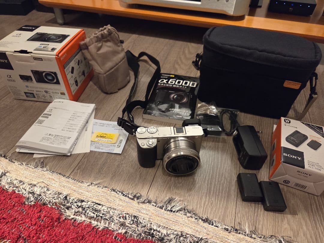 【美品.おまけ多数】ソニー α6000 ケース、チャージャー、ガイド本付