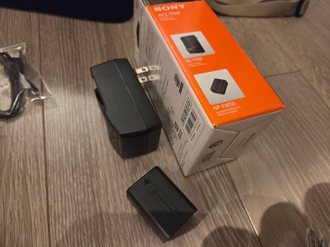 【美品.おまけ多数】ソニー α6000 ケース、チャージャー、ガイド本付