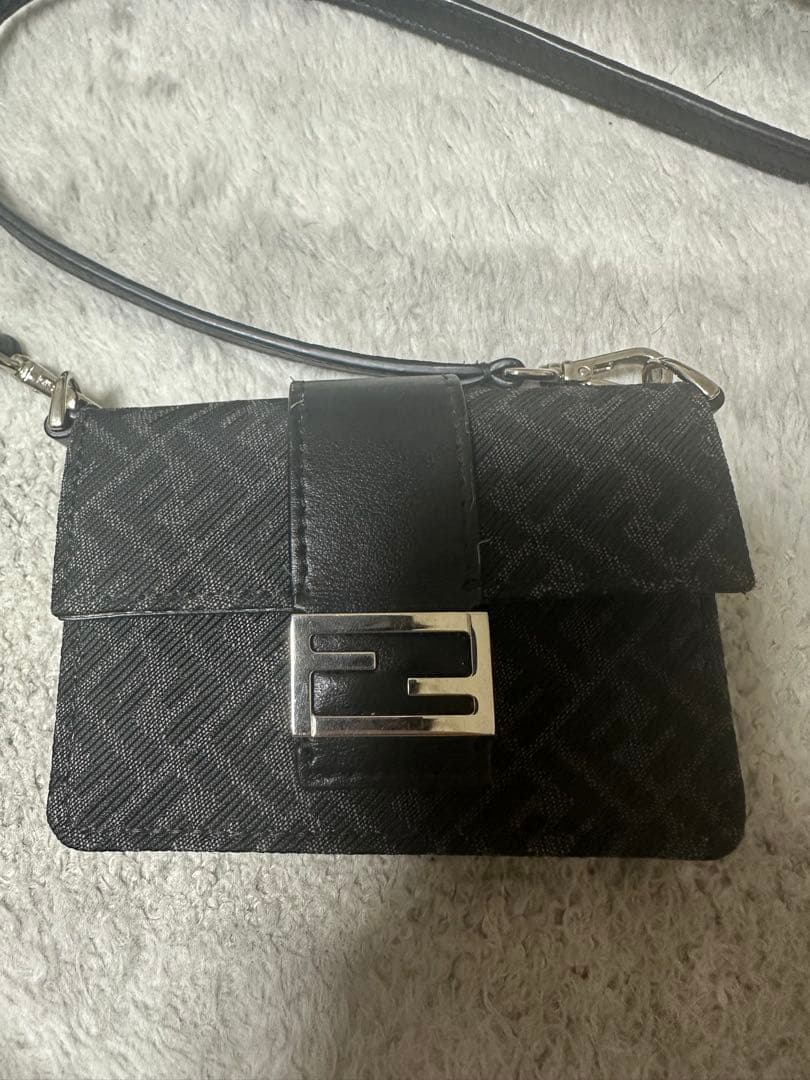 FENDIブラック 名刺入れ