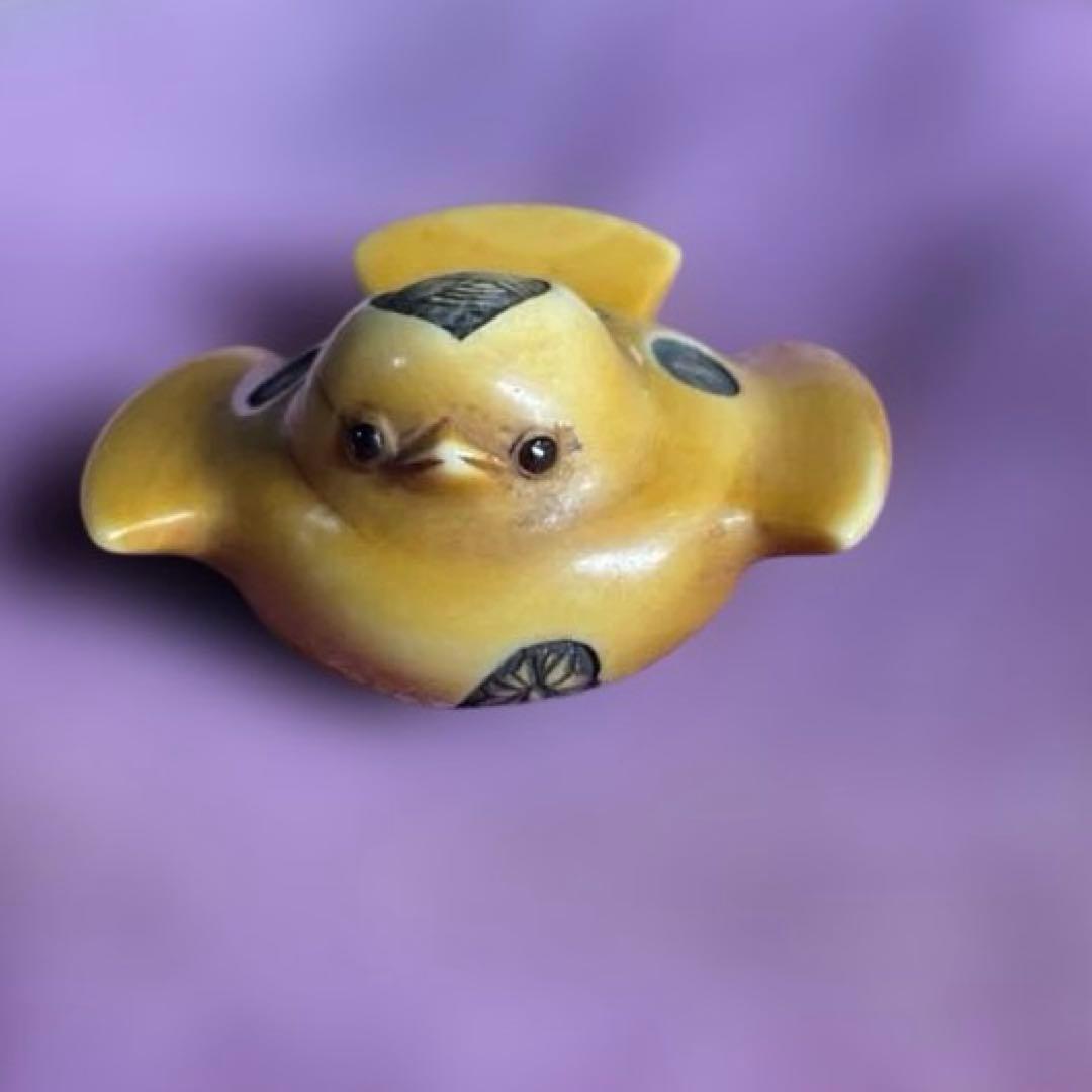 鳥型根付　　時代　　彫刻　骨董　古道具　　緒締　約4✖️4センチ