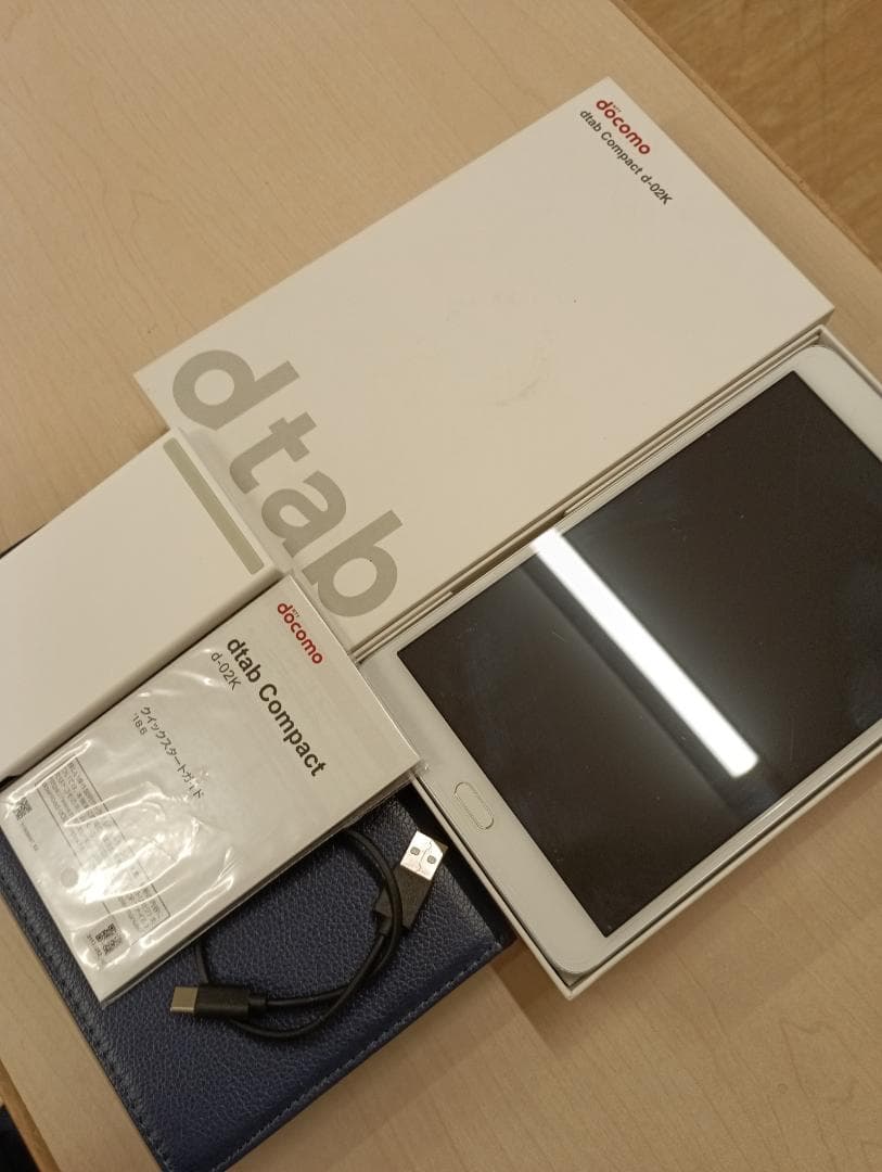 【極美・箱・カバー】docomo d-02k dtab 32GB Android