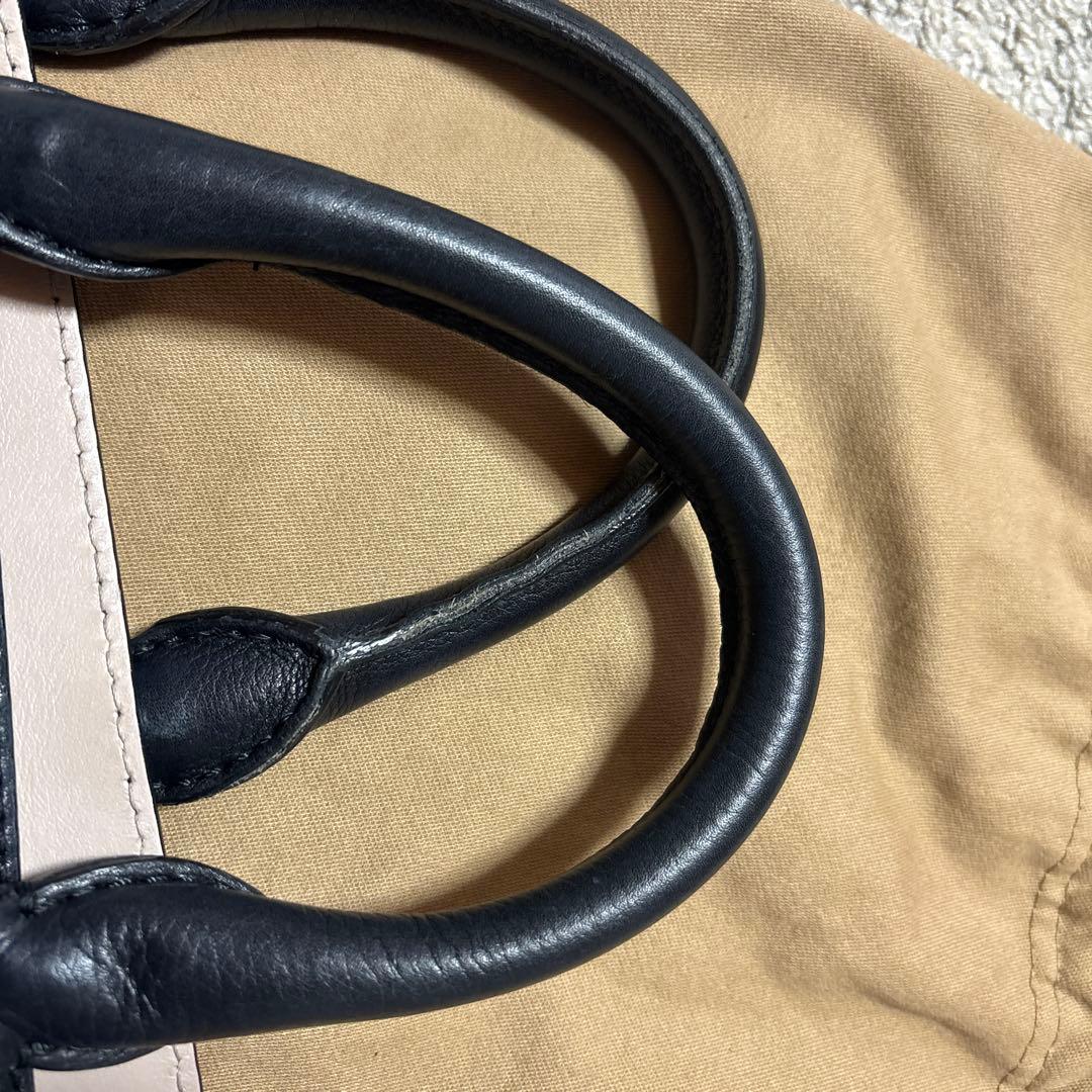 Burberry ブラック バッグ