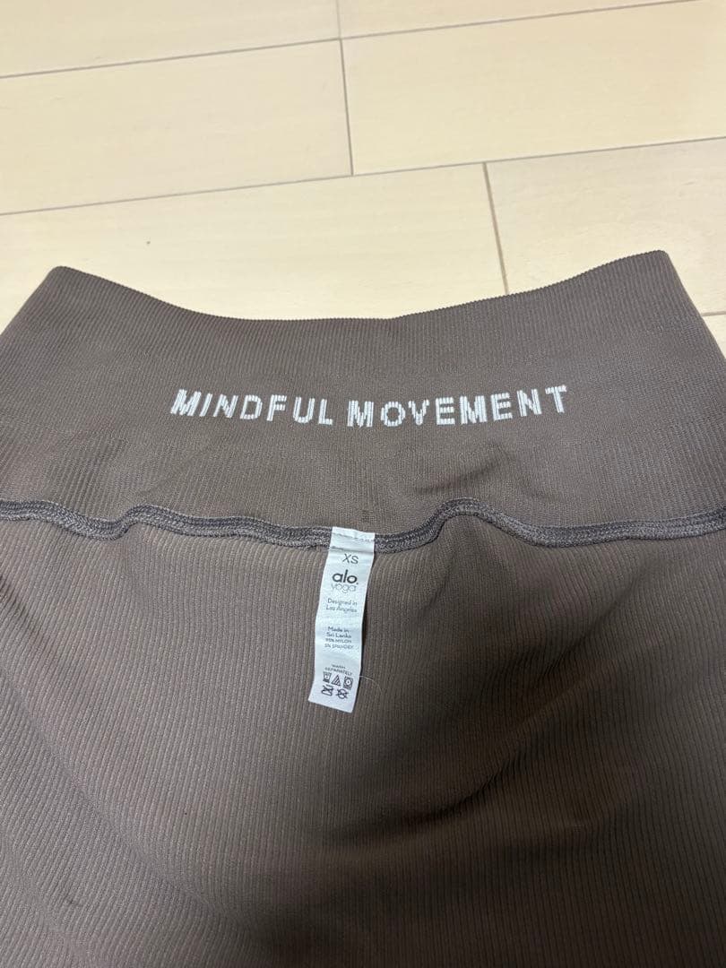 毛玉等なし！alo yoga ハイウェストリブレギンス XS
