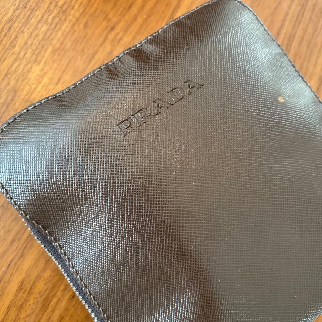 プラダ　ナイロンバッグ　たためるバッグ