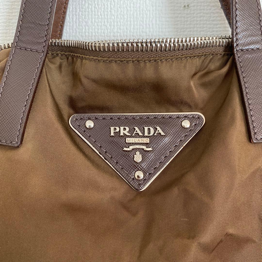 プラダ　ナイロンバッグ　たためるバッグ