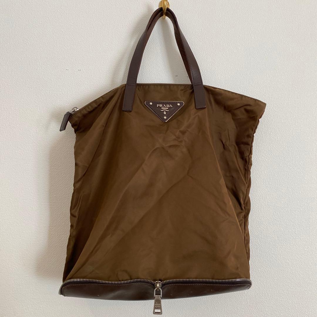 プラダ　ナイロンバッグ　たためるバッグ