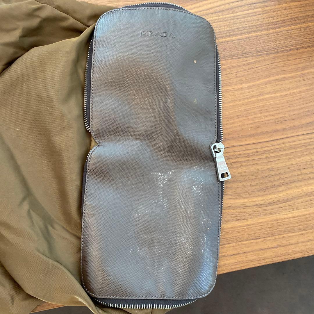 プラダ　ナイロンバッグ　たためるバッグ