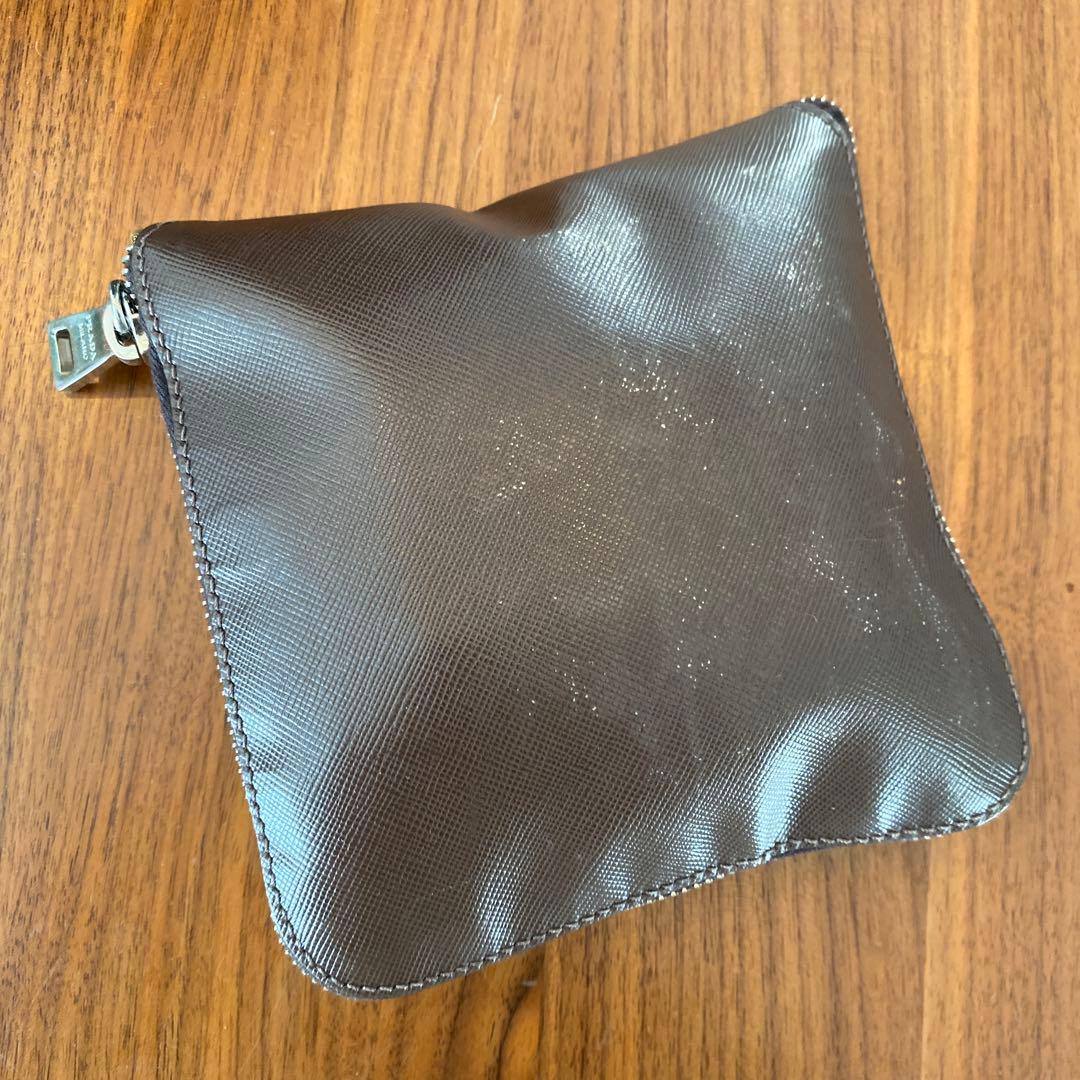 プラダ　ナイロンバッグ　たためるバッグ