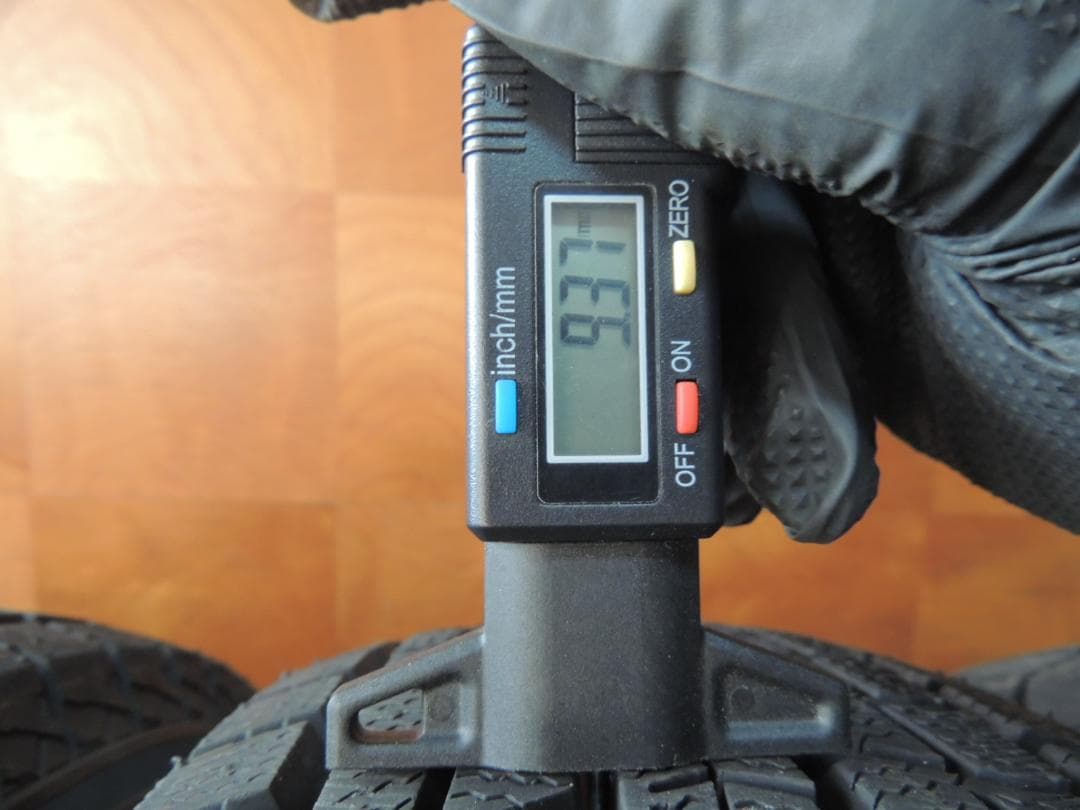 A30　175/80R16　ダンロップ　スタッドレス4本　バリ溝　ジムニー　サビ