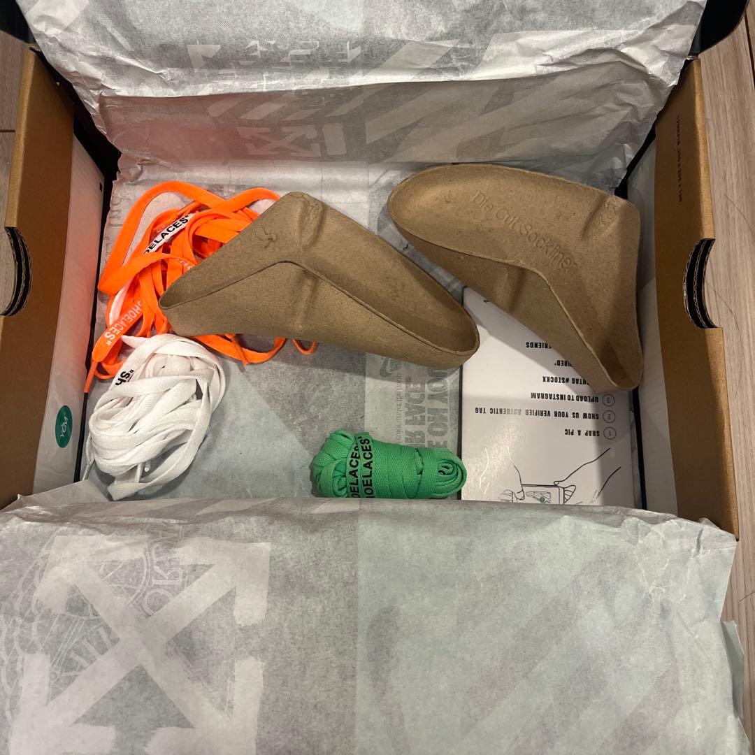 Off-White × Nike Air Jordan 1 \"Chicago\"