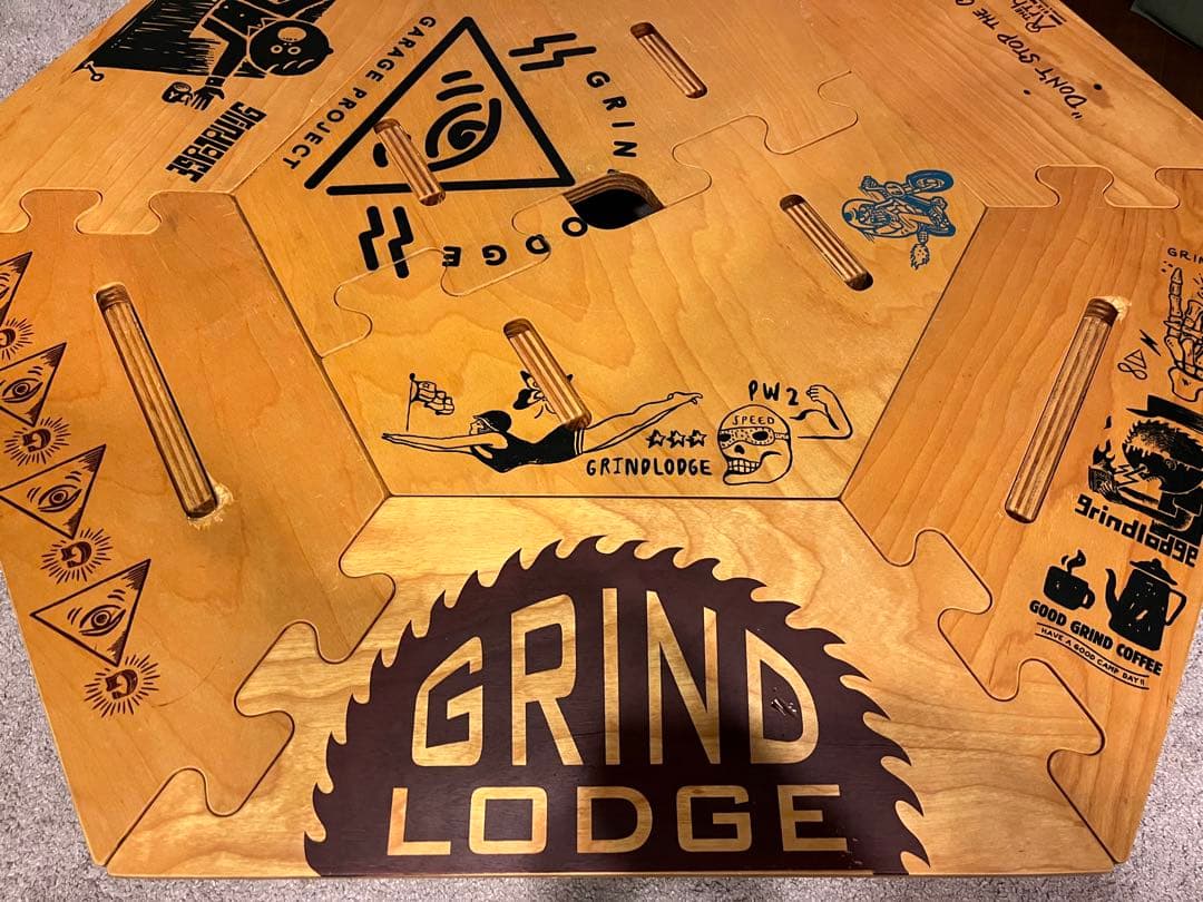 グラインドロッジ　thearth grindlodge ざぁーす　ヘキサテーブル
