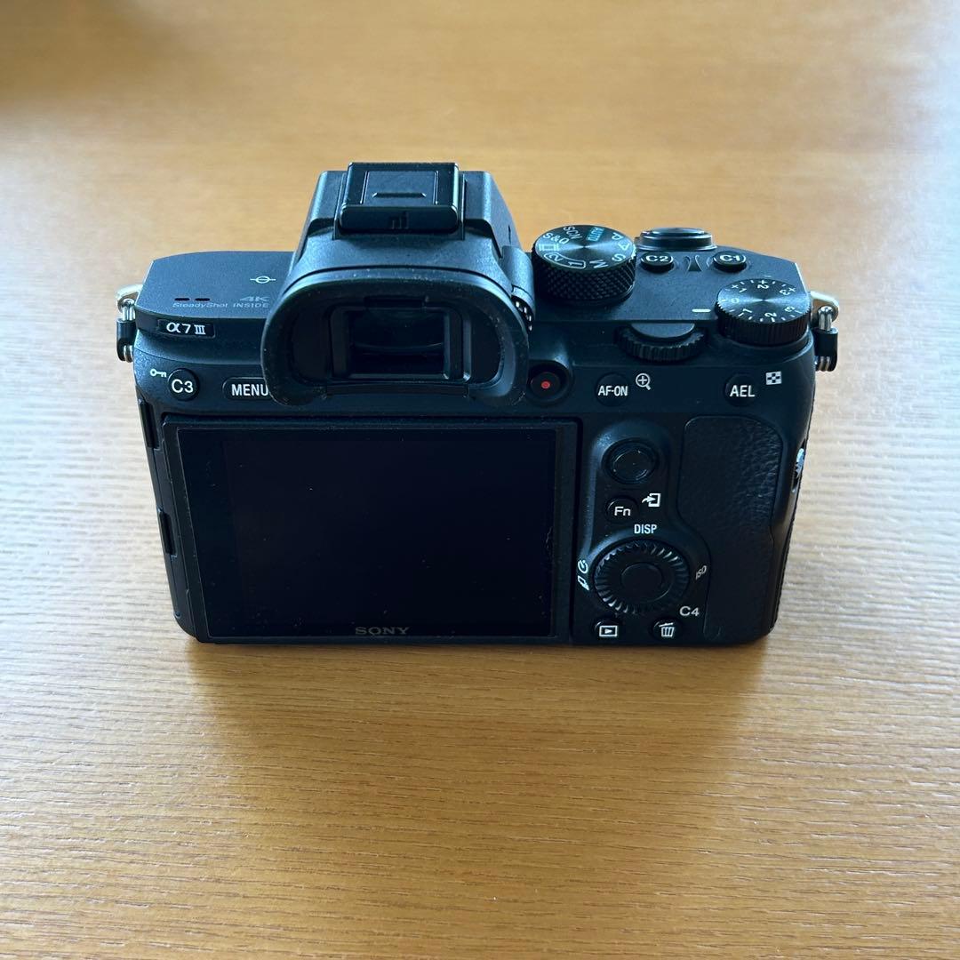 美品★SONY α7 III (ILCE-7M3)/ フルサイズミラーレス一眼