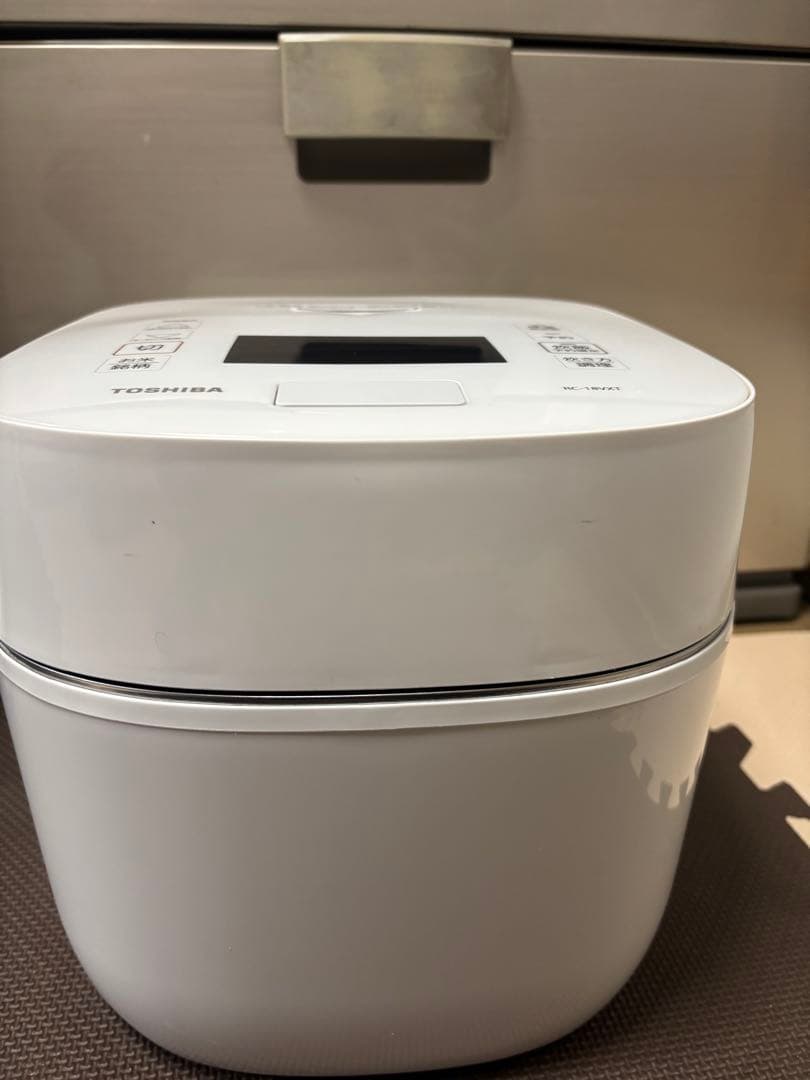 TOSHIBA 炊飯器　炎匠炊き RC-18VXT （W）2023年製