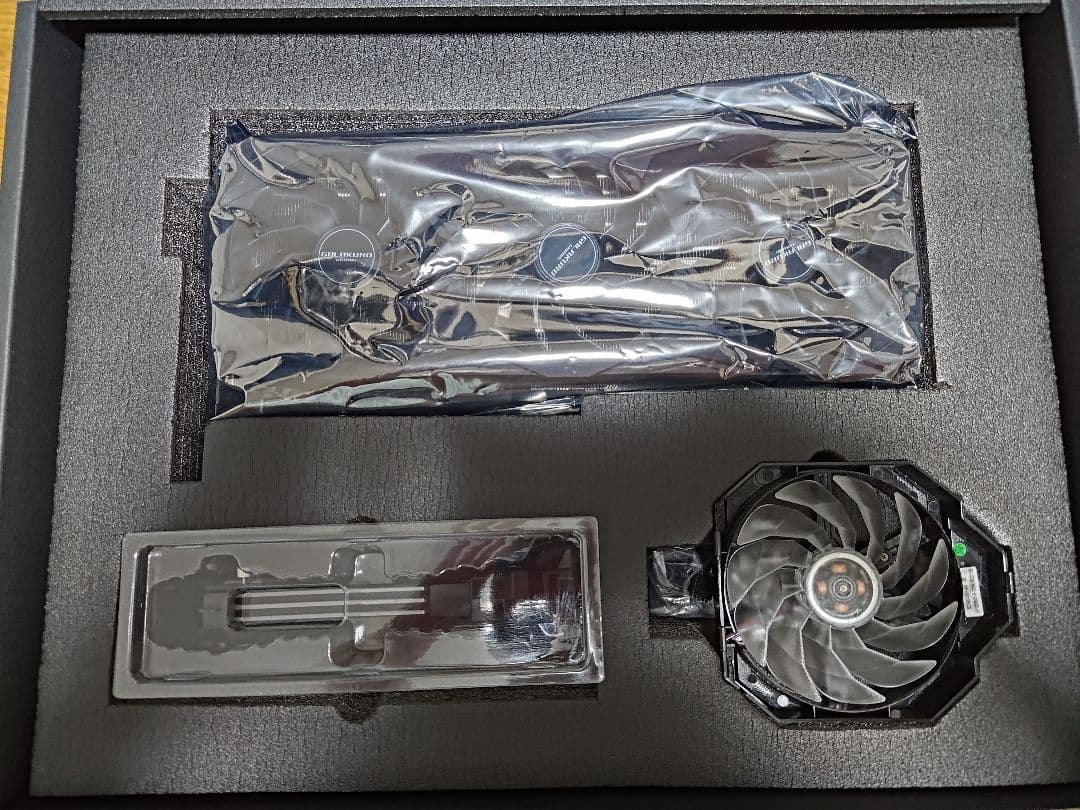 GALAKURO GeForce RTX 4090 本体