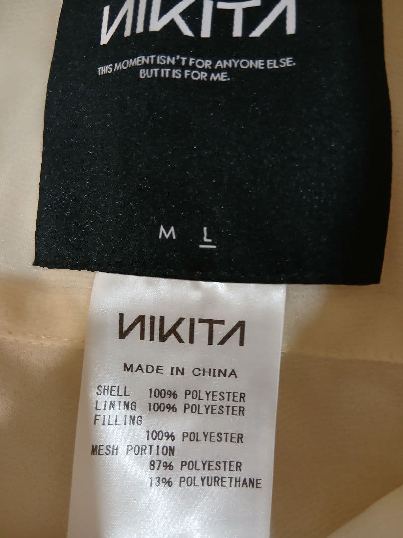 美品⭐ニキータスノボウェアパンツLサイズ⭐タグあり⭐クリーニング済⭐オフホワイト