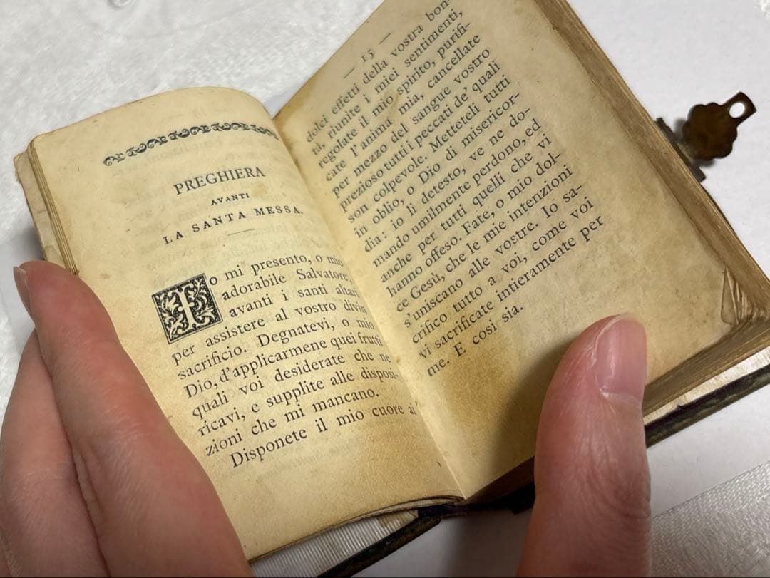 紫モノグラム2冊セットフランスアンティーク◇聖書◇祈祷書◇ミセル◇金彩パープル