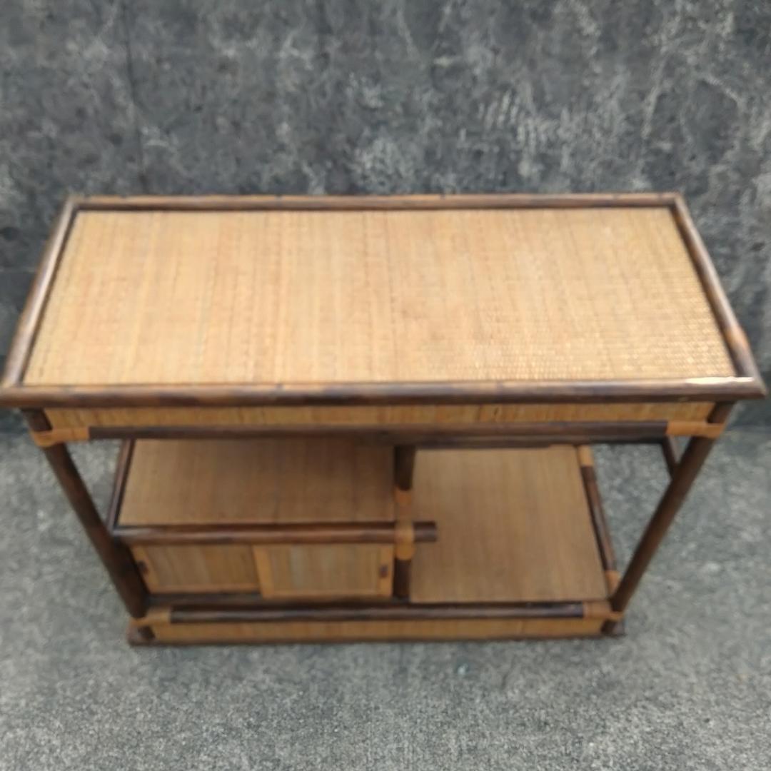 ラタンの飾り棚　籐家具