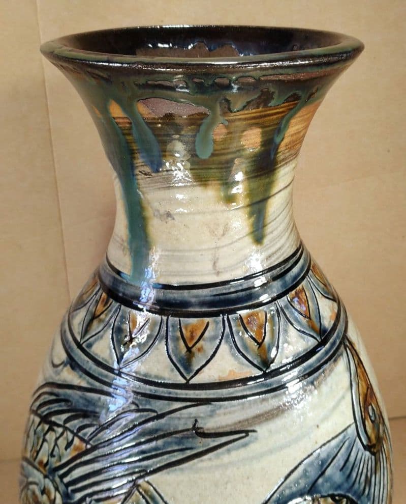 大傑作【本物保証】金城次郎 海老魚紋大壷 共箱 h38cm超 栞 人間国宝本人書