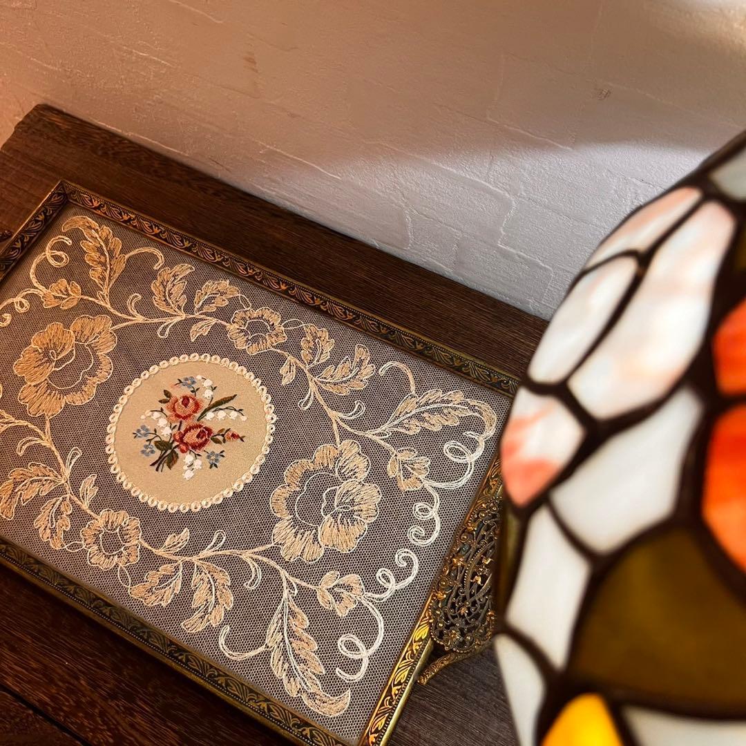 アンティーク　ドレッシングトレイ　刺繍トレイ　アクセサリートレイ　レース