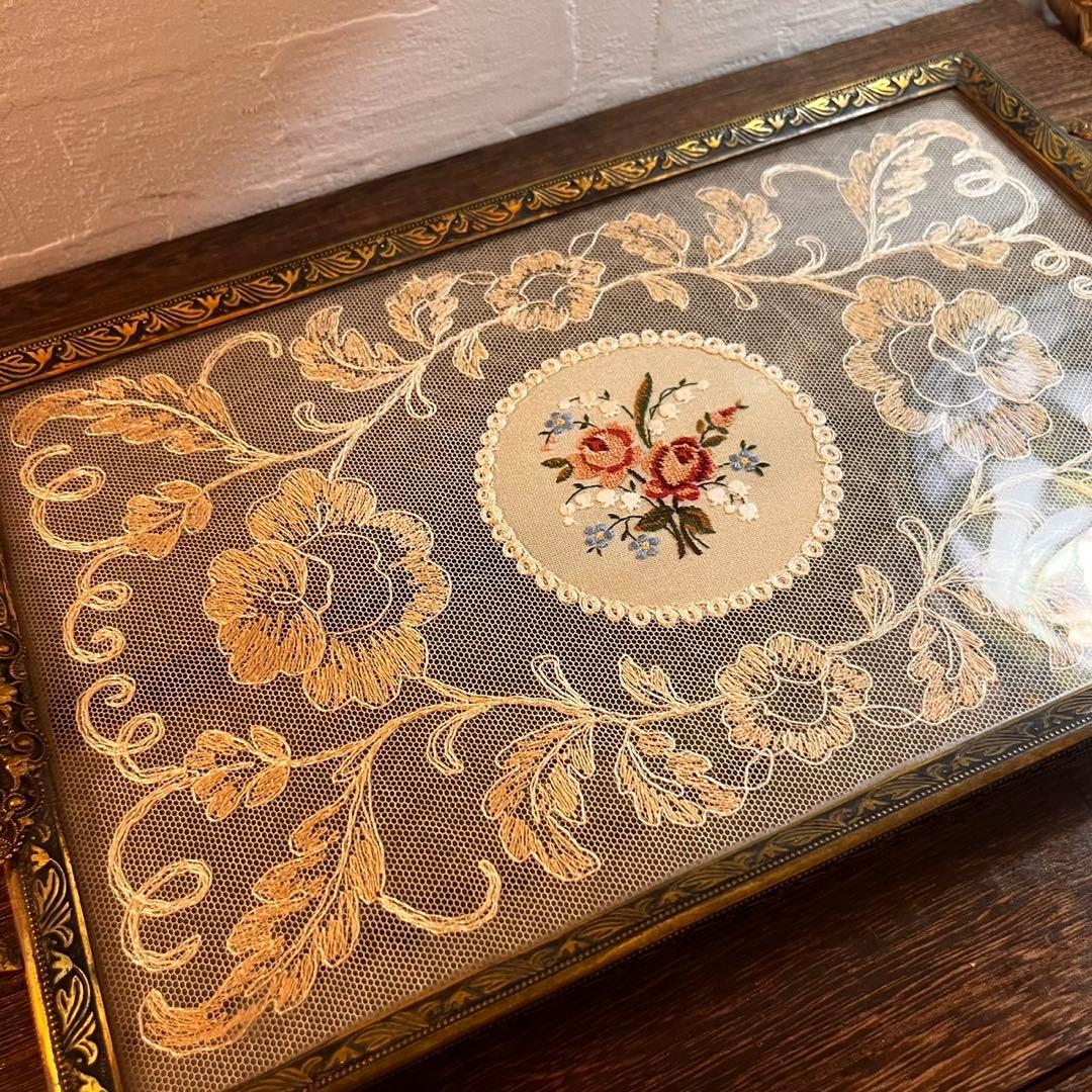アンティーク　ドレッシングトレイ　刺繍トレイ　アクセサリートレイ　レース