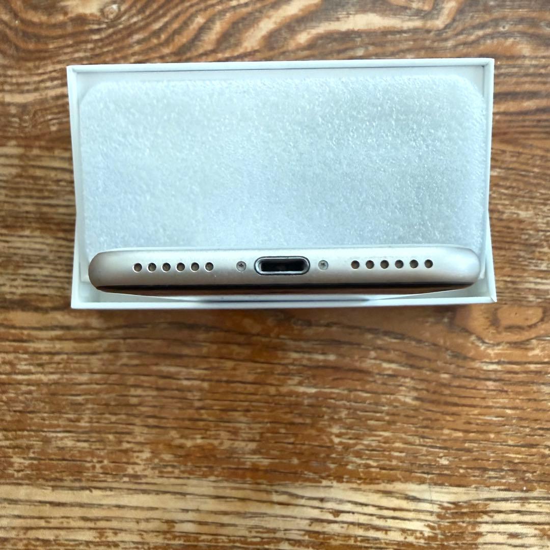 iPhoneSE3 バッテリー75% SIMフリー 64GB スターライト