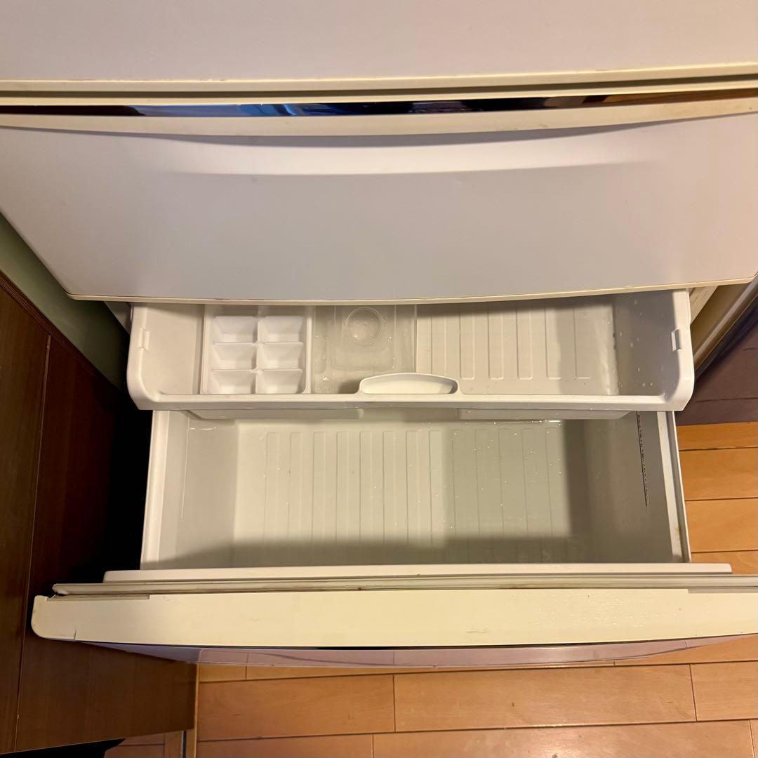 東芝　冷蔵庫　高さ1400 奥行600 幅600