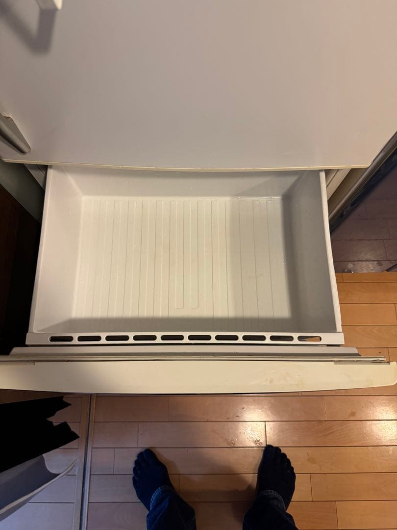 東芝　冷蔵庫　高さ1400 奥行600 幅600