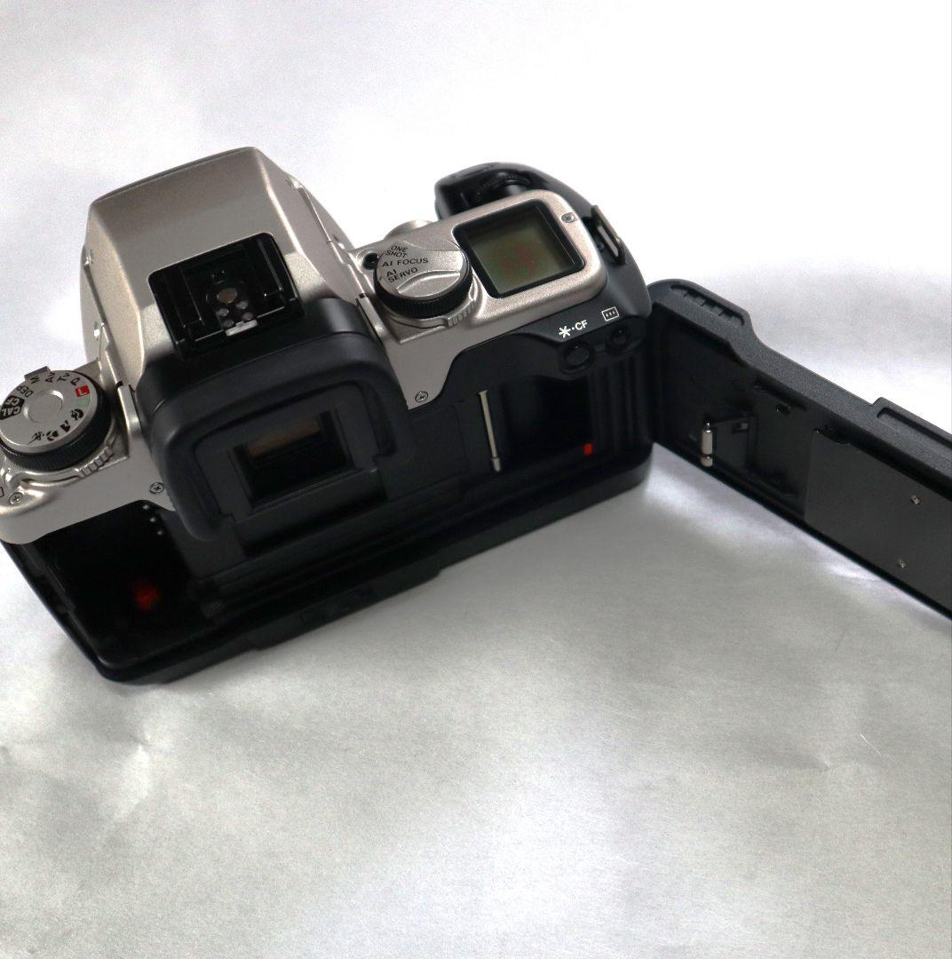 b*r様 Canon EOS 55、ズームレンズ２本、三脚、カメラバック のセッ