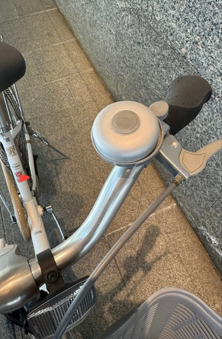 GIANT ホワイト シティサイクル 前カゴ付き